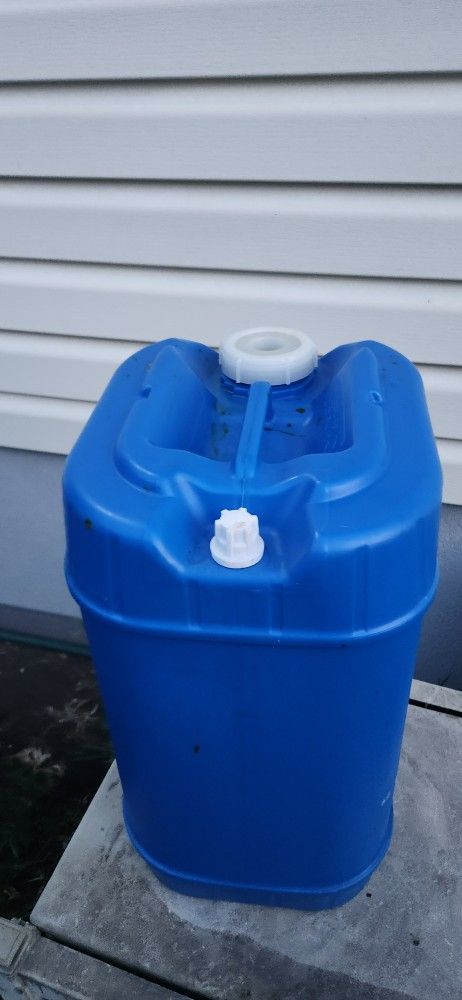 5 Gallon Water Container