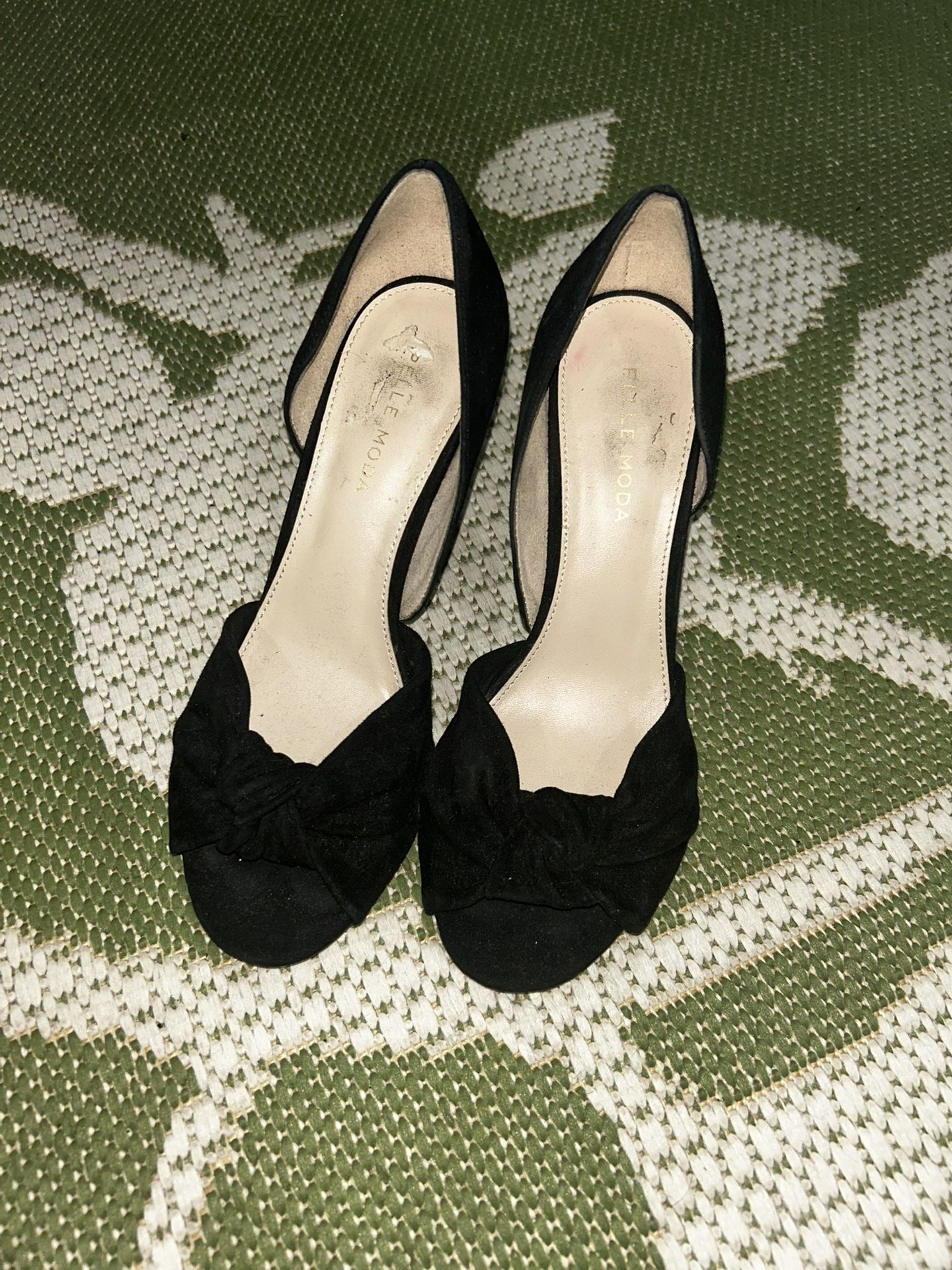 Pelle Moda Black Heels, Size 5