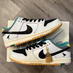 NIKE SB DUNK LOW - CSEF SIZE 10