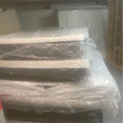 king Tempur-pedic Lux ADAPT soft -Or- King Tempurpedic  Elite Or Elite Breeze Have Both Or King Wireless Adjustable Platinum Version bt3000 new