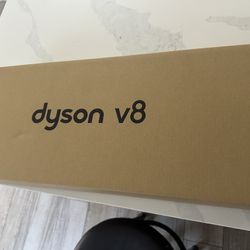 Dyson V8 Extra Vacuum, SV25 Brand New Sealed 