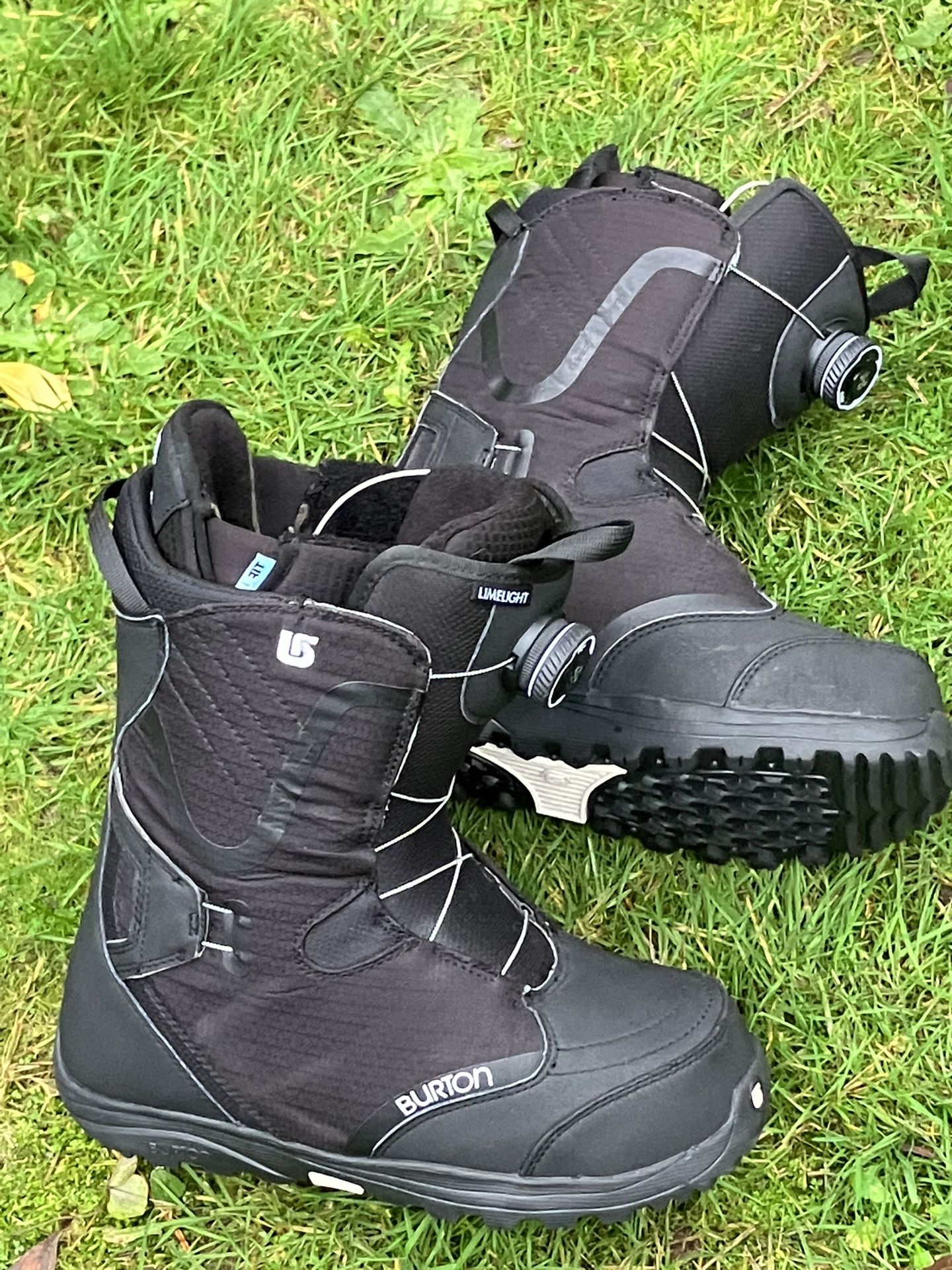 Woman’s Snowboard Boots Burton Size 9