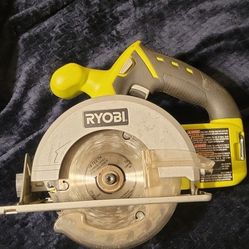 RYOBI CORDLESS SAW 2 BLADES AND 18v BATTERY9