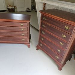 2 Mahogany Dressers, 1 w/ Mirror 