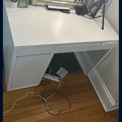 Clean Pre Built Office Desk