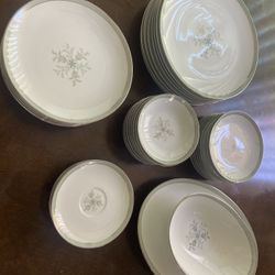 Beautiful 40 Piece Dinner Plates For Any Occasion 