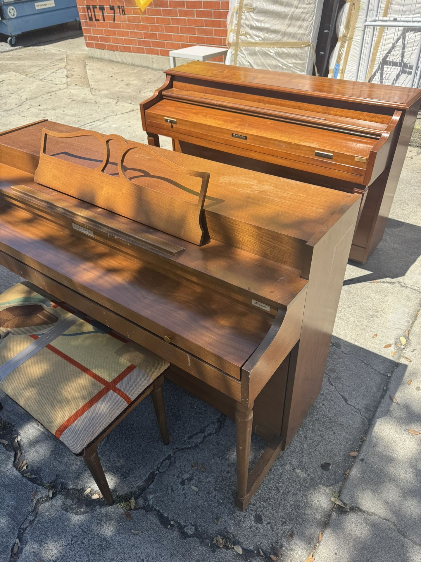 Pianos
