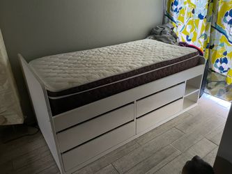 Twin Bed with draws & mattress