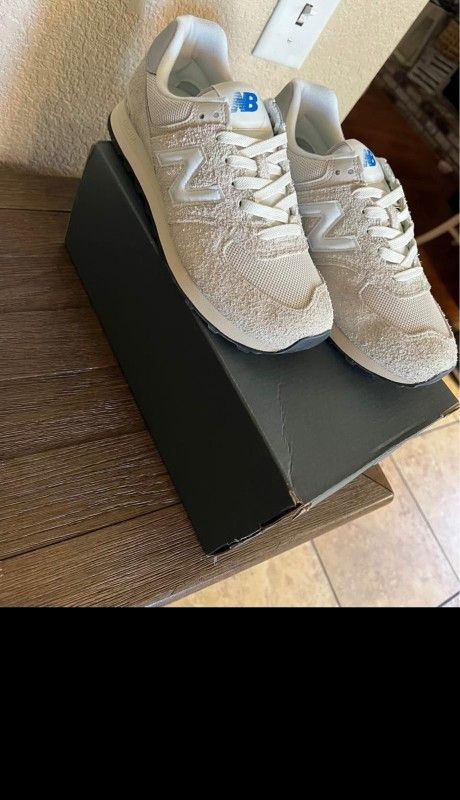 Men New Balance Size 9