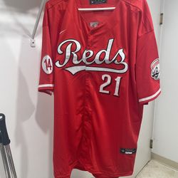 Cincinnati Reds Hunter Greene stitched jersey in memory of Pete Rose on the sleeve size 4xl