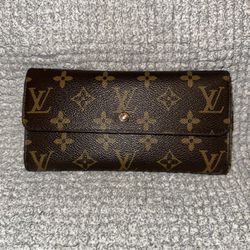 LOUIS VUITTON Monogram Sarah Wallet