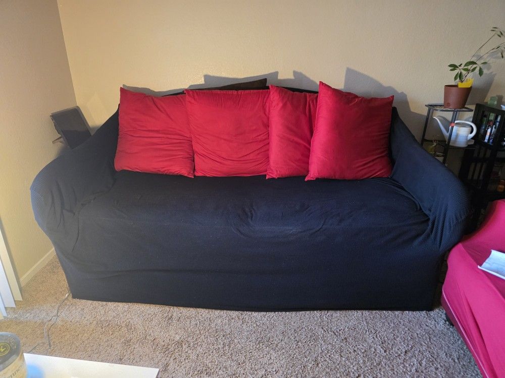 Daybed with Trundle – Convertible Couch & Bed