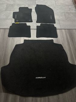 Tapetes originales para un Toyota Corolla del 2019 en adelante incluye el tapete para la cajuela