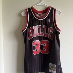 Scottie Pippen Mitchelle & Ness Chicago Bulls Jersey 