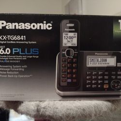 PANASONIC KX-TG6841 DIGITAL CORDLESS ANSWERING SYSTEM**TALKING ID**4 WAY CONFERENCING**SHARED PHONE BOOK**EXPANDABLE UP TO 6 HANDSET**