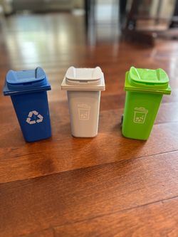 Mini Plastic Trash Can Set of 3