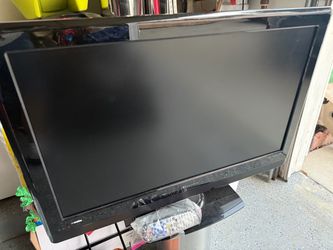 Flat Screen LCD TV with Remote