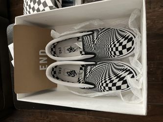 VANS X END SZ 9 