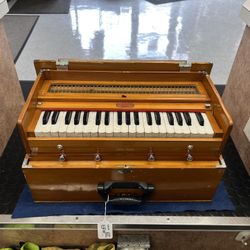 Bina Deluxe Harmonium