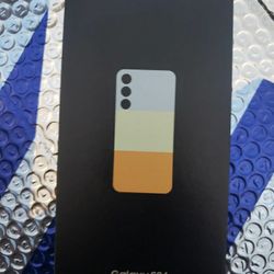 Samsung Galaxy  S24 256GB UNLOCKED For Any Company JADE GREEN 