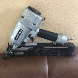 Metabo HPT 2-1/2-in 15 -Gauge Pneumatic Angled Finish Nailer