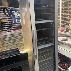 Miele MasterCool Series  KWT2662SFS 24 Inch Smart Wine Column with SommelierSet, WifiConnect