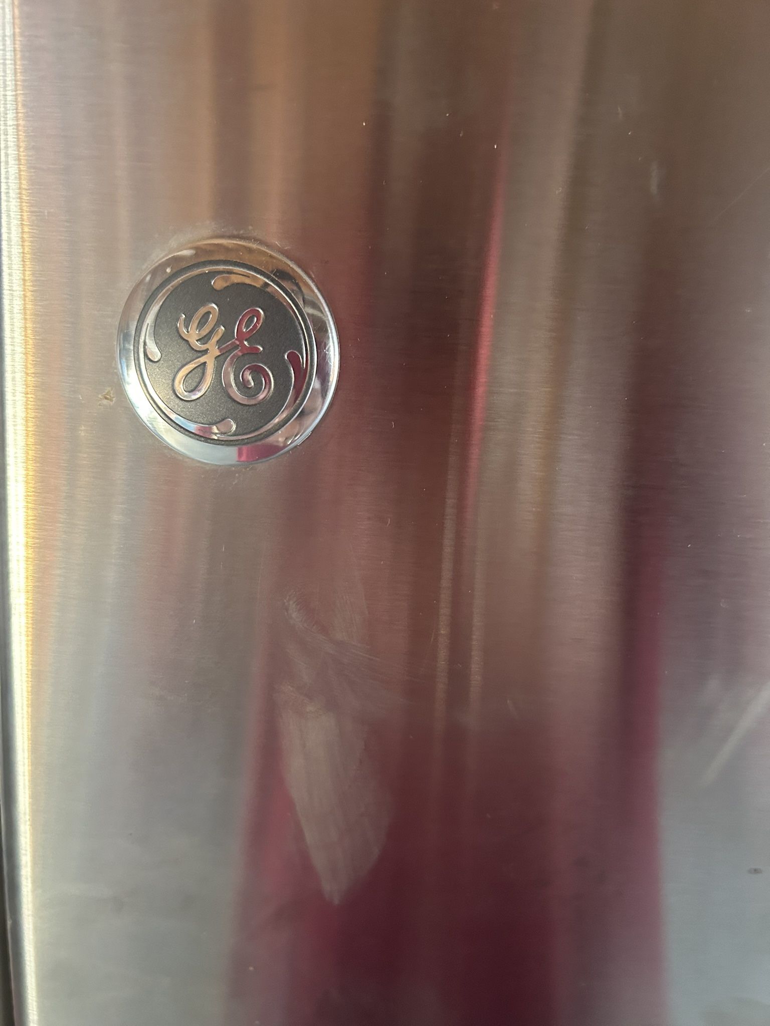 GE Refrigerator With Ice Maker