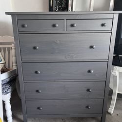 Almost New Dresser Rooms To Go Gray 6 Drawers
