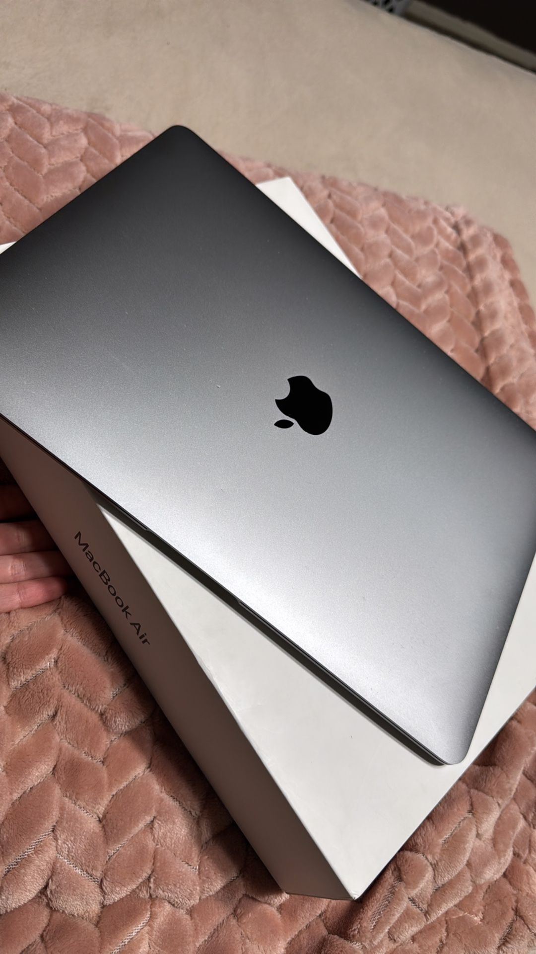 Mac Book Air 13 inch 2020