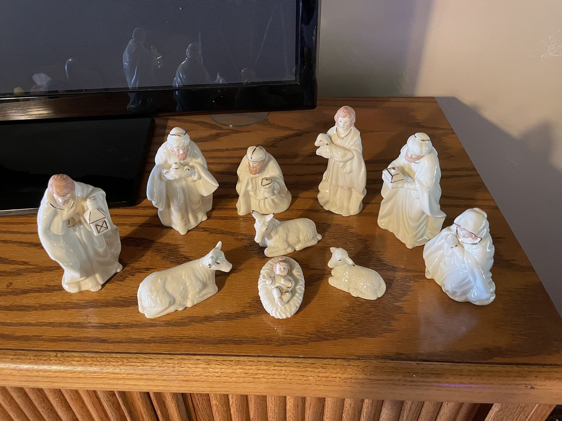 Nativity Set, 10 Piece White Ceramic With Gold Paint