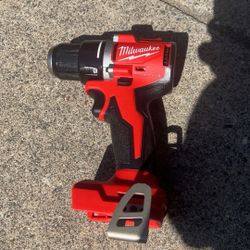 NEW Milwaukee M18 18V Lithium-lon Brushless Cordless 1/2 in. Compact Drill/Driver (Tool-Only) $60