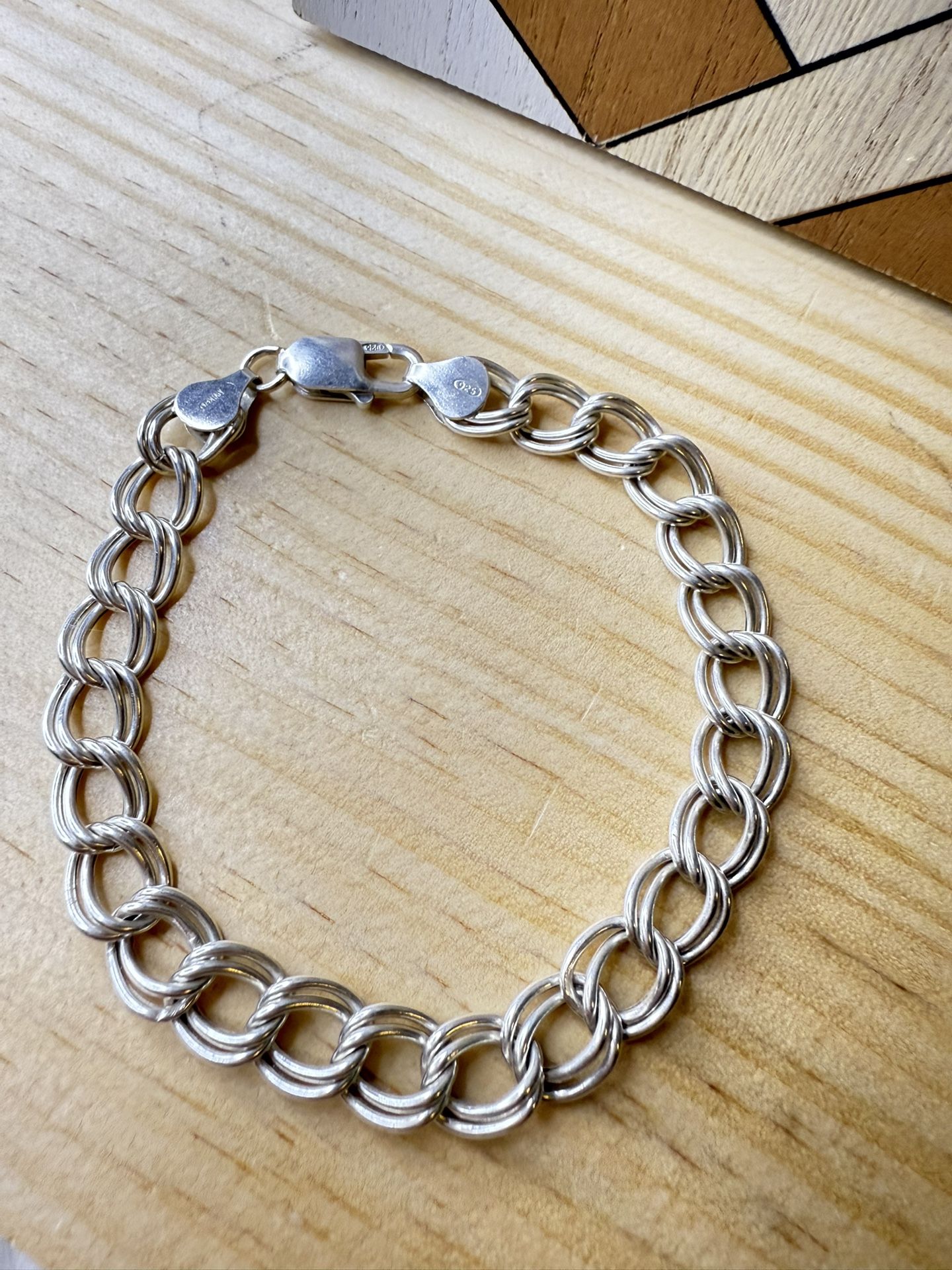 Sterling silver bracelet size 8” 8.1g 8.7mm