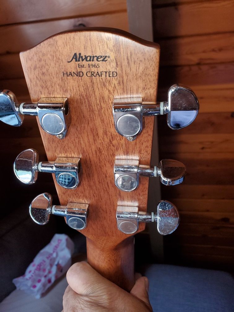 Alvarez guitar