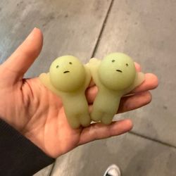 Laying down Smiski Hipper