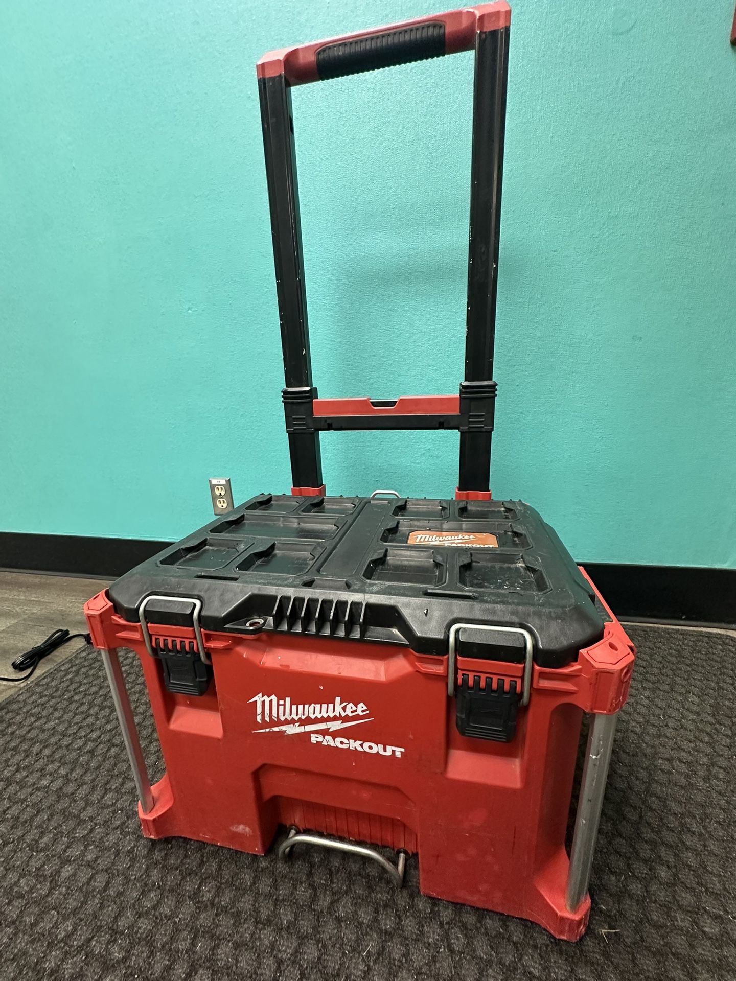 Milwaukee Packout Tool Box With Wheels