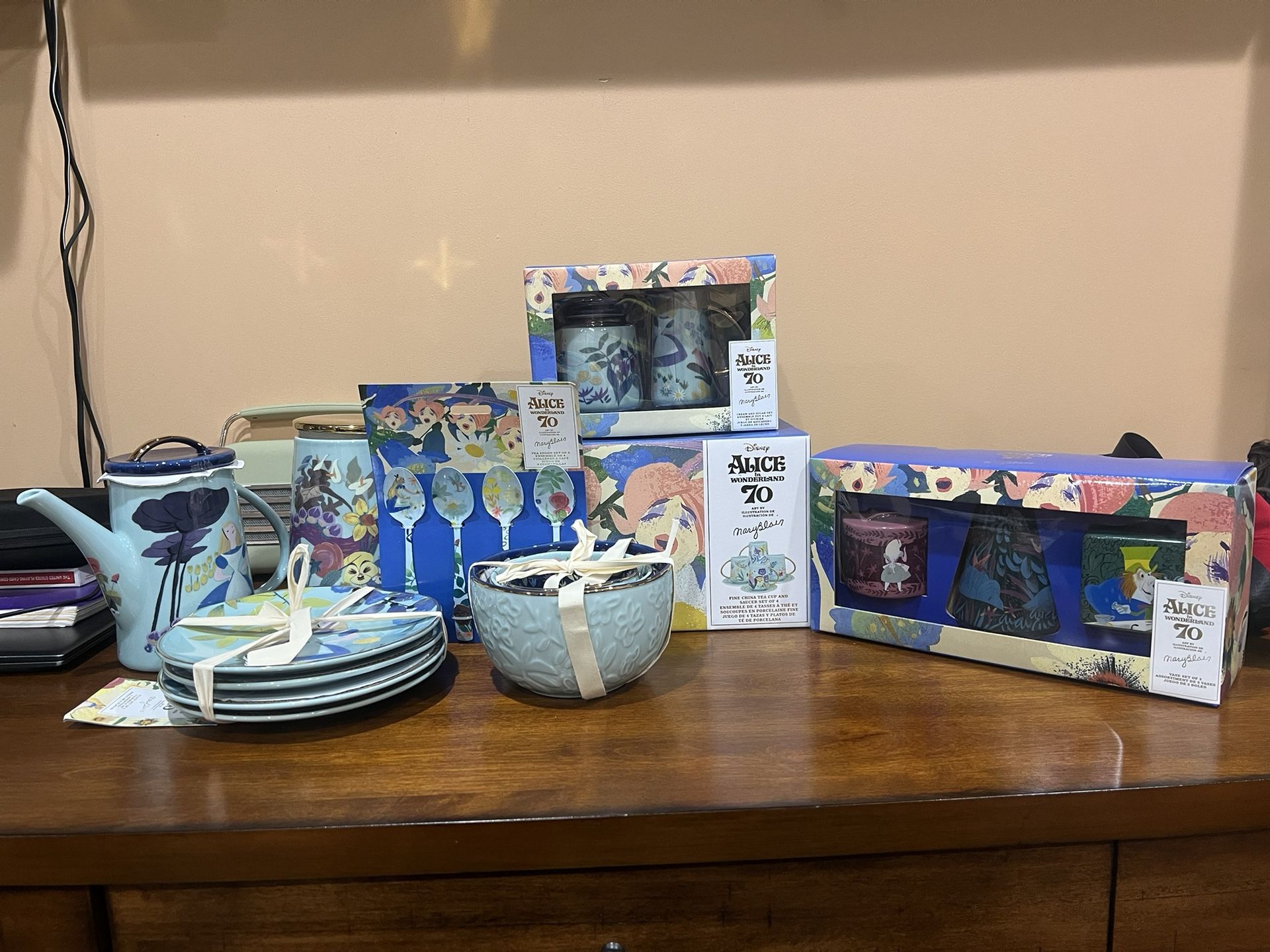 Disney Alice In Wonderland Tea Set