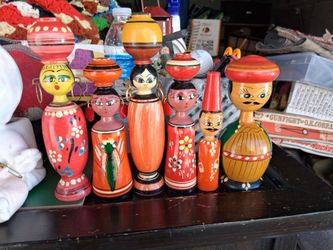 Collectible Lot of 6 figures