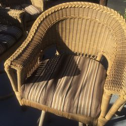 4 Swivel Wicker Chairs