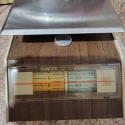 Vintage Kitchen Food Scale Wood Grain