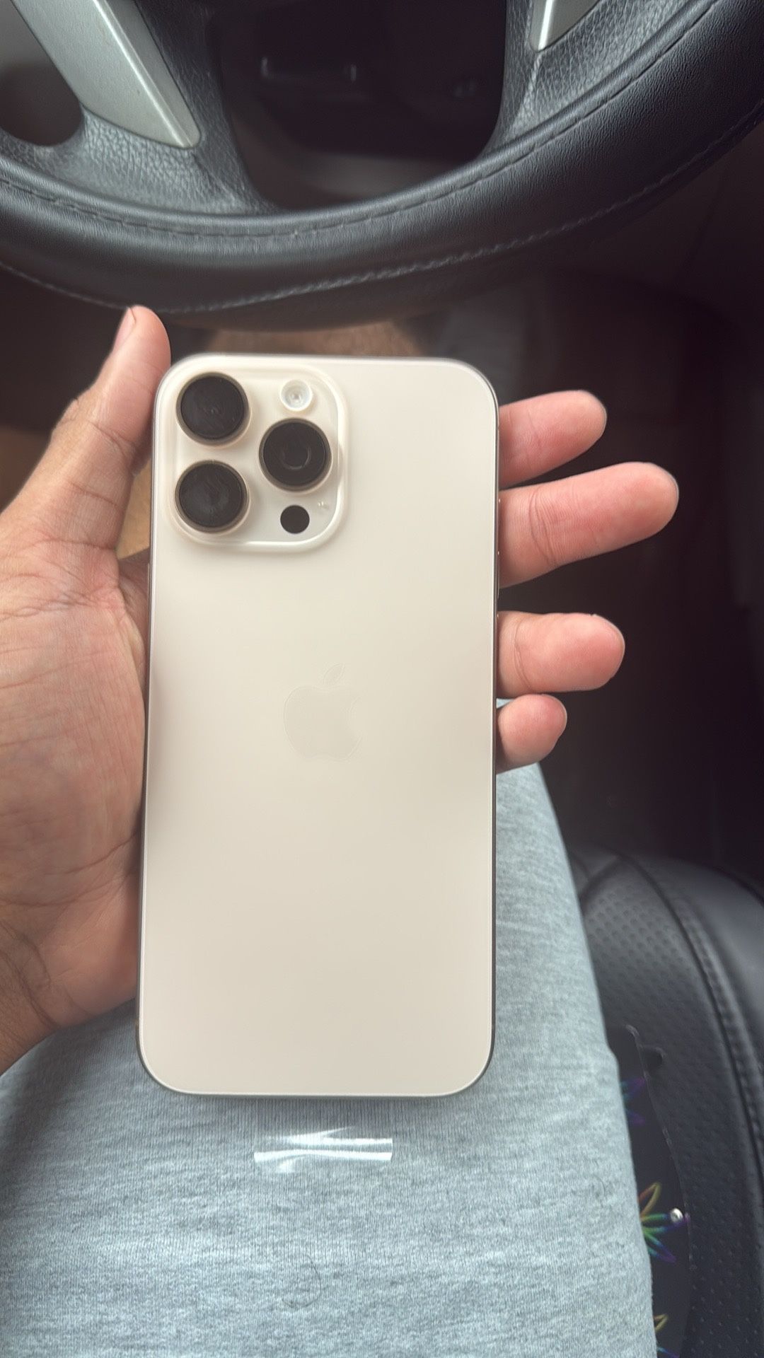 iPhone 16 Pro Max 