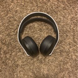 PlayStation 5 Headset (OPEN TO TRADES)