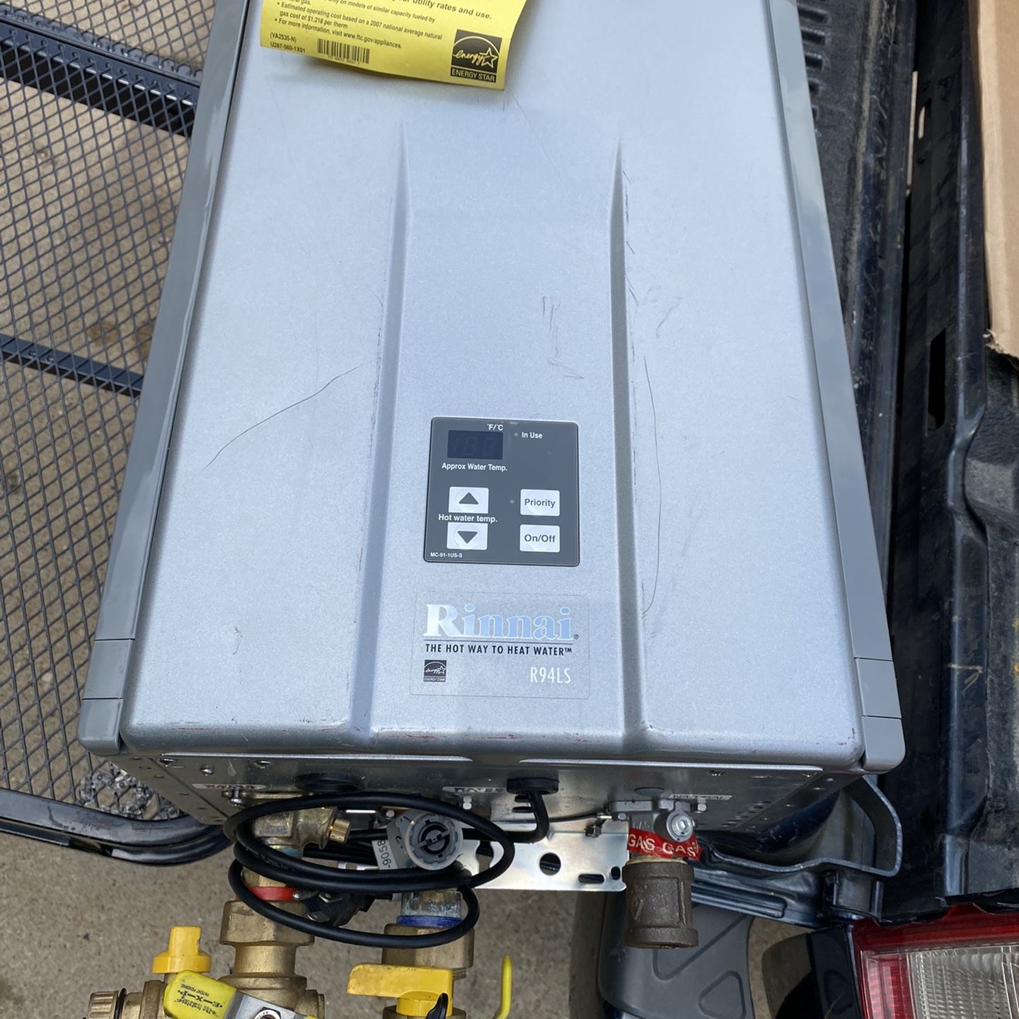 Rinnai Tankless Gas Water Heater R94LS for Sale in Chicago, IL - OfferUp