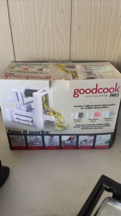 Veggie/Fruit Spiral Machine (New/In Box)