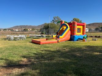 Waterslide / jump house