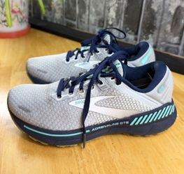 Brooks Adrenaline GTS 22 Women’s Gray/Peacoat Low Top Mesh Lace-Up 7B 120353