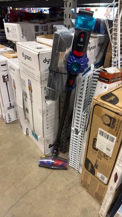 Dyson v10 vacuum