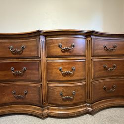 Dresser Ethan Allen 