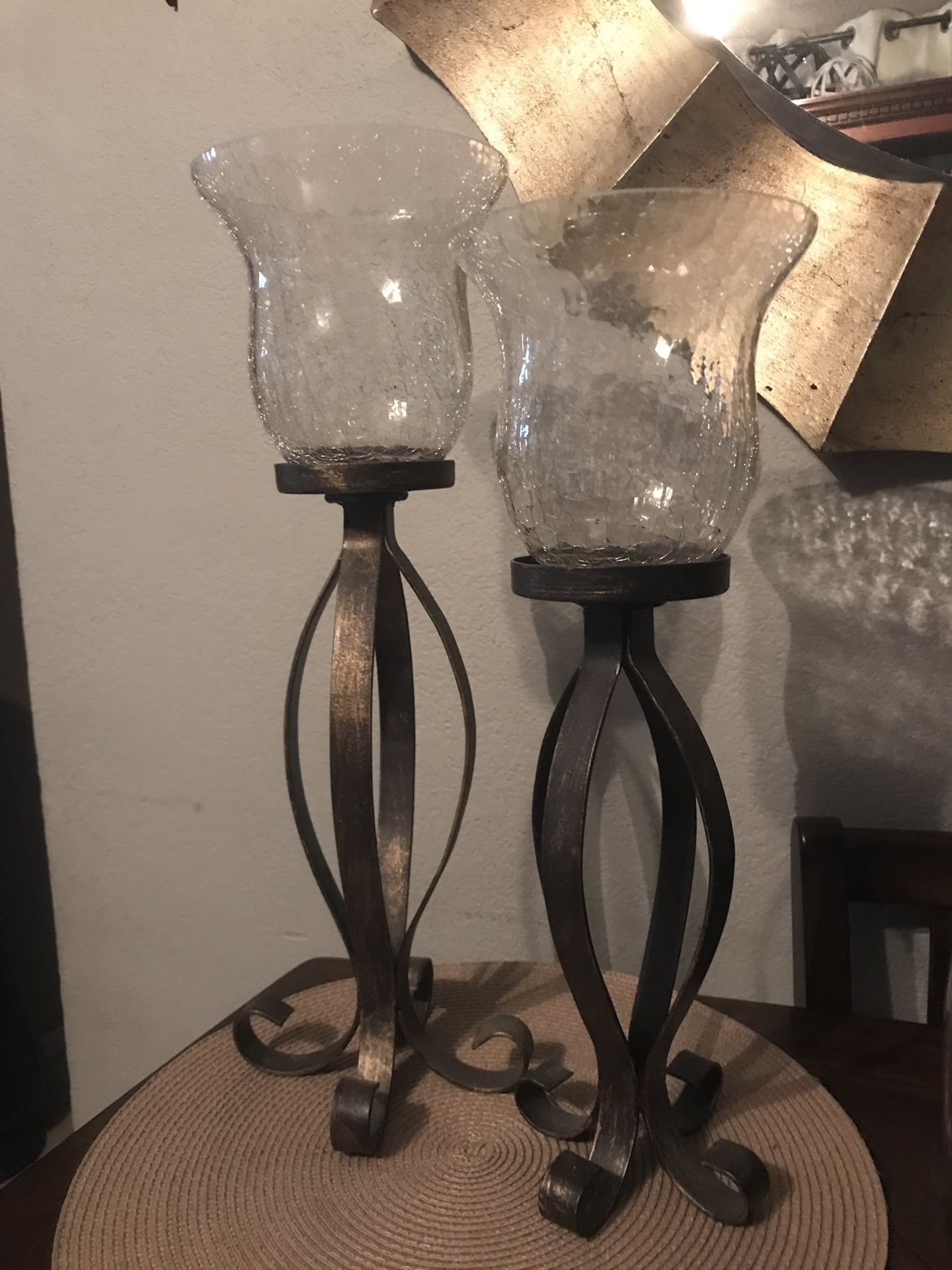 2 CANDLE HOLDERS 🕯🕯