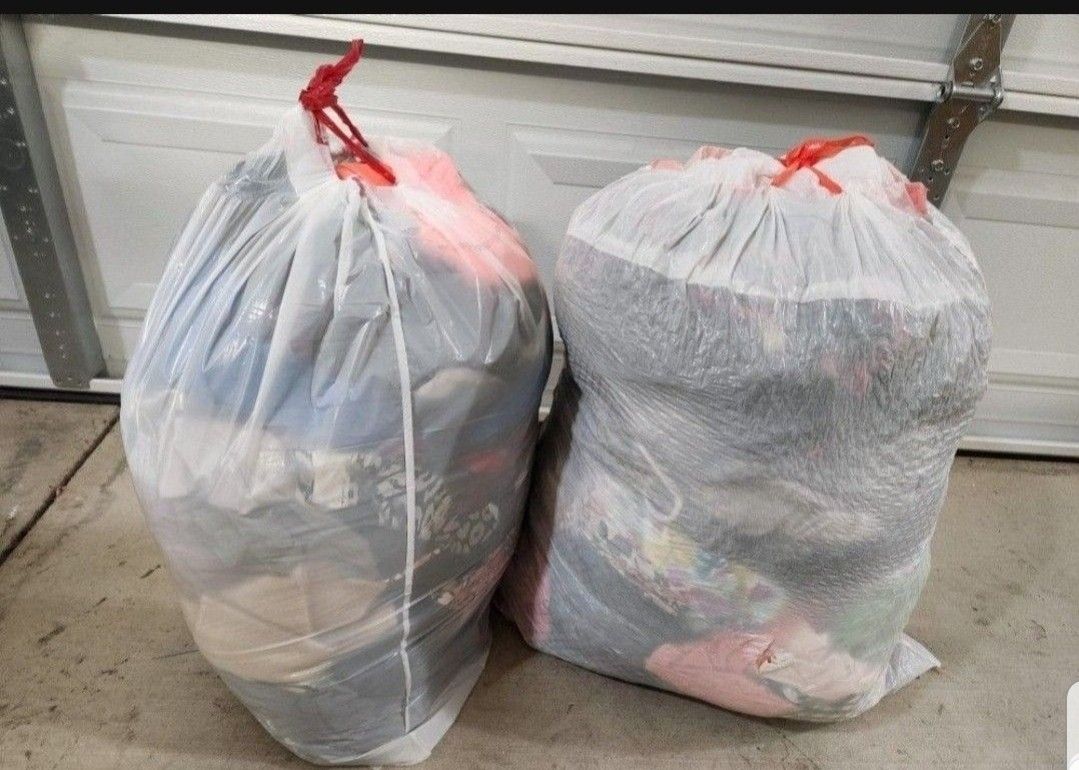 $15 Each Bag Of Women's Clothes