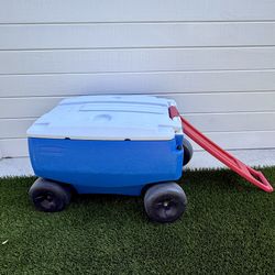 Rare Rubbermaid Rolling Cooler Wagon (60 Qt)